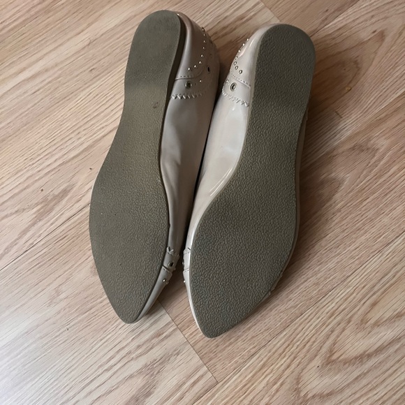 G.H. Bass Nude Flats - Picture 2 of 2